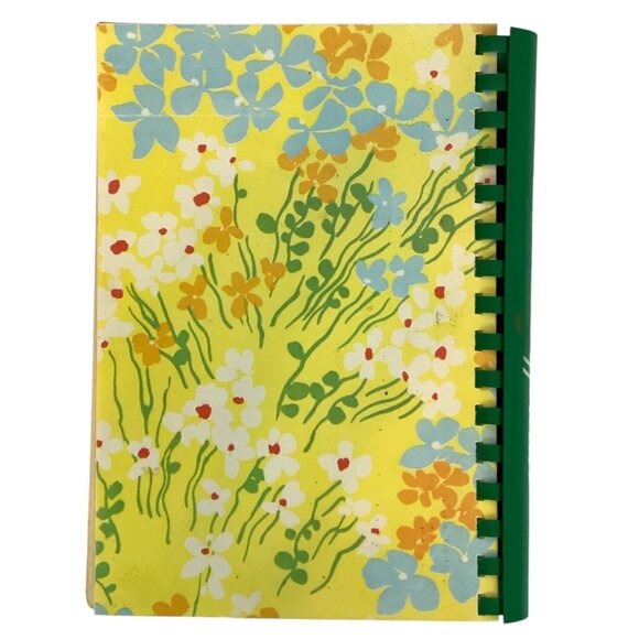 Little Bit Different! Cookbook St Johns Episcopal Church Moultrie GA 1975 - Picture 3 of 13